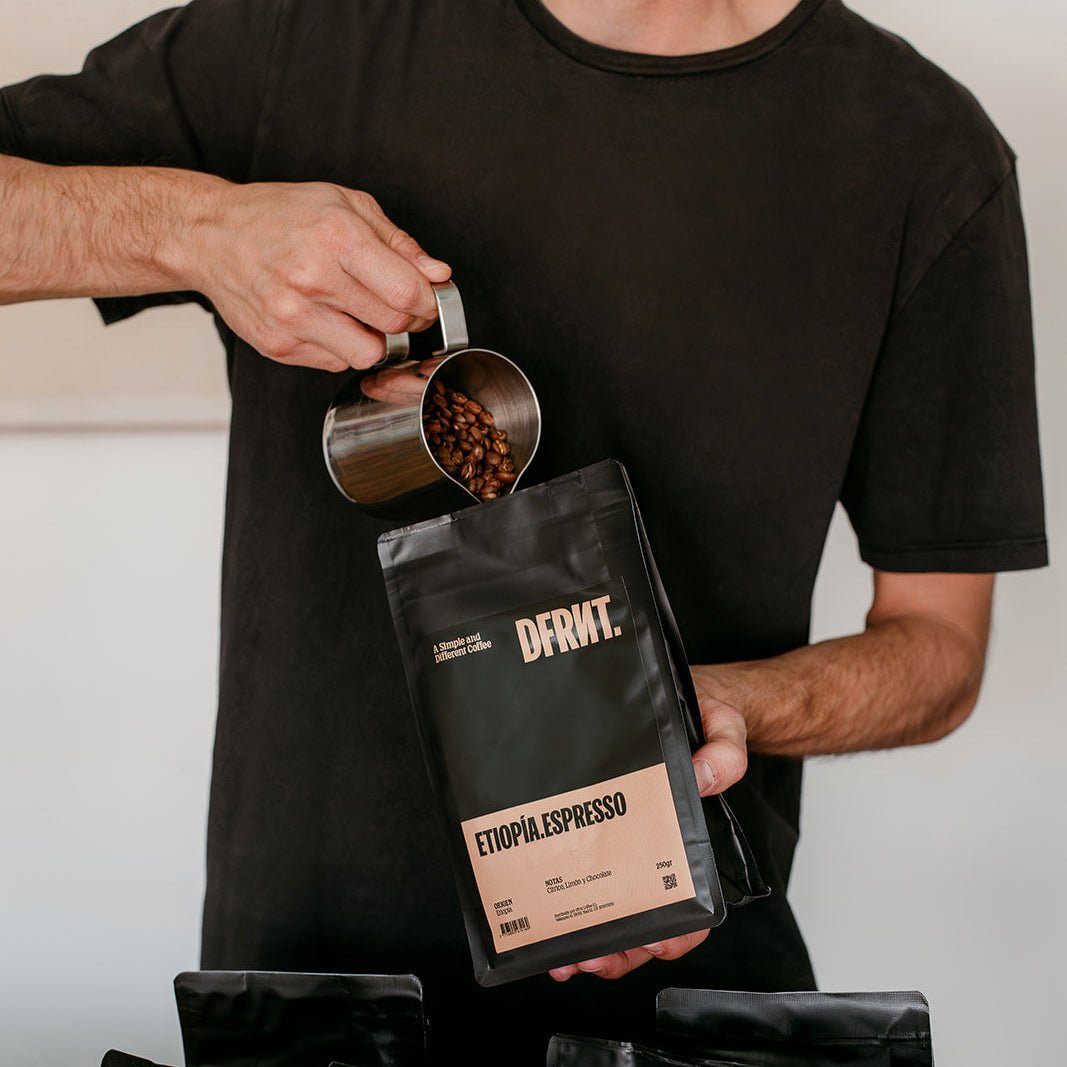 Pack Etiopía.Espresso Grano 2x250gr + Molinillo Hario - DFRNT.
